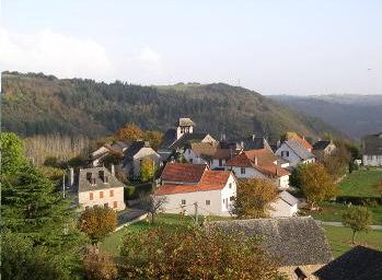 Leucamp. Derrière, Trapouet, Le Goul et l’Aveyron